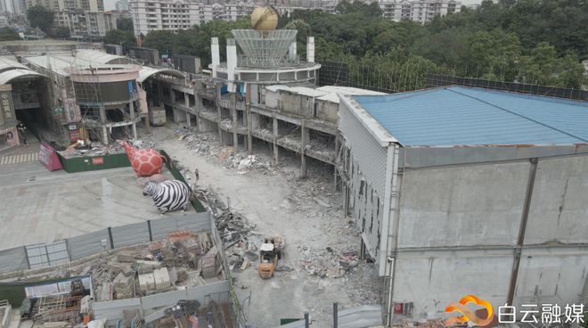 双地铁时代！新中轴线年商业地标百信广场大变身！